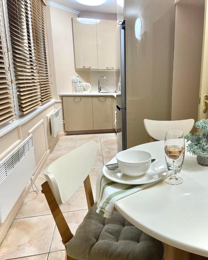 Apartament Great One Bed Right Near Opera House Kijów Zewnętrze zdjęcie