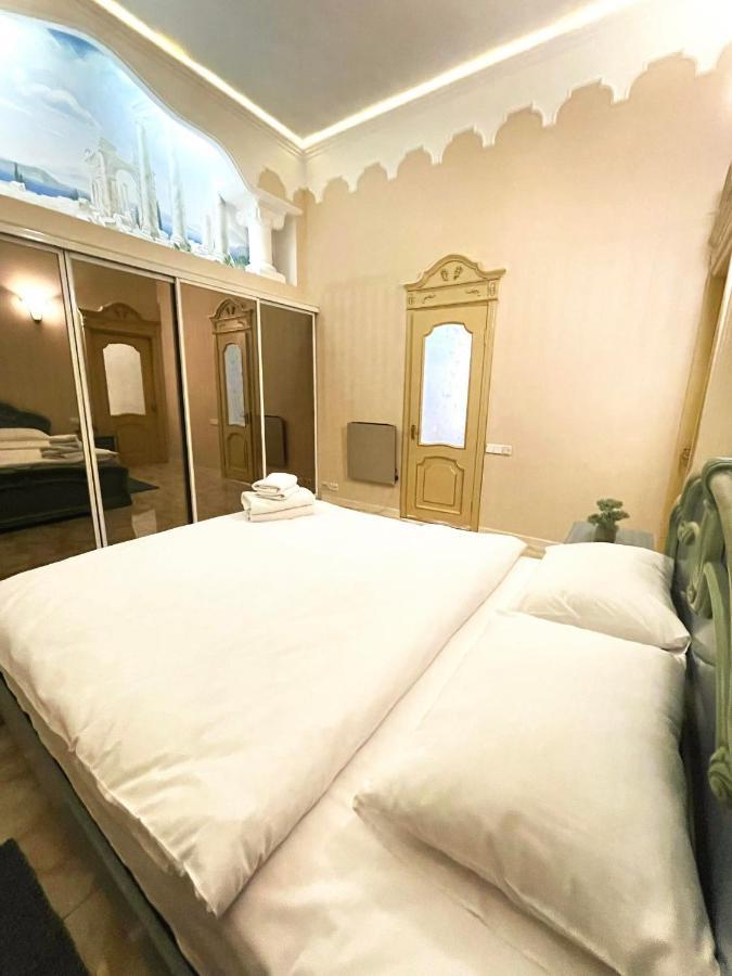 Apartament Great One Bed Right Near Opera House Kijów Zewnętrze zdjęcie