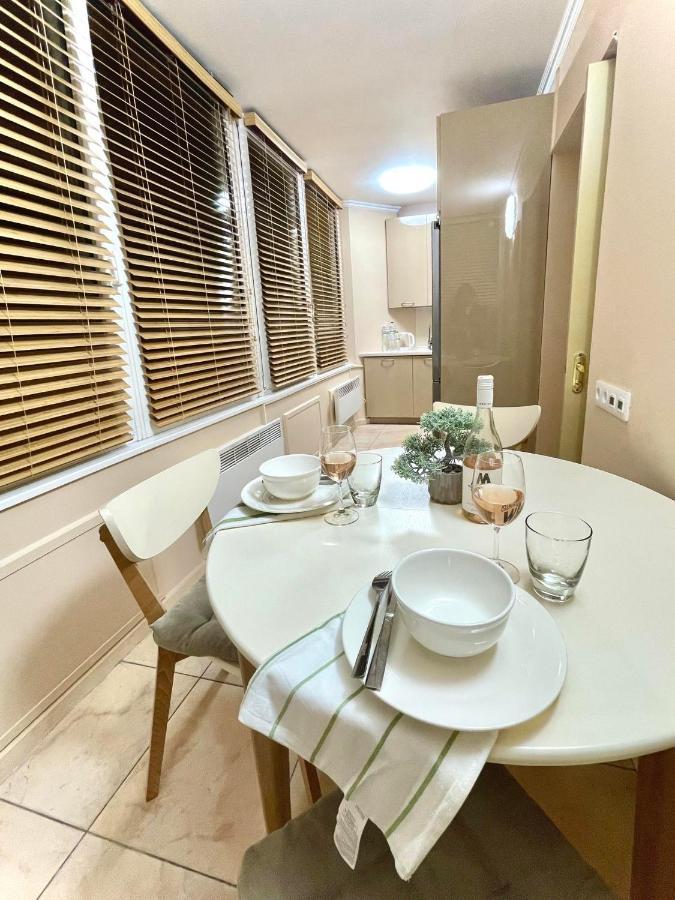 Apartament Great One Bed Right Near Opera House Kijów Zewnętrze zdjęcie